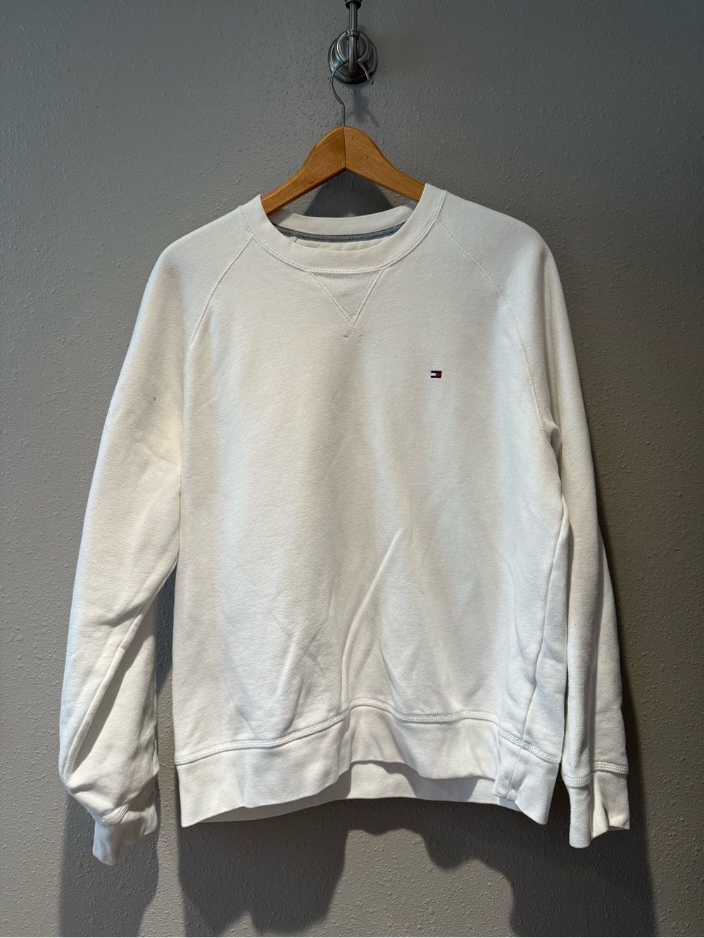 Tommy Hilfiger White Classic Crewneck Sweatshirt Embroidered Flag Logo Large